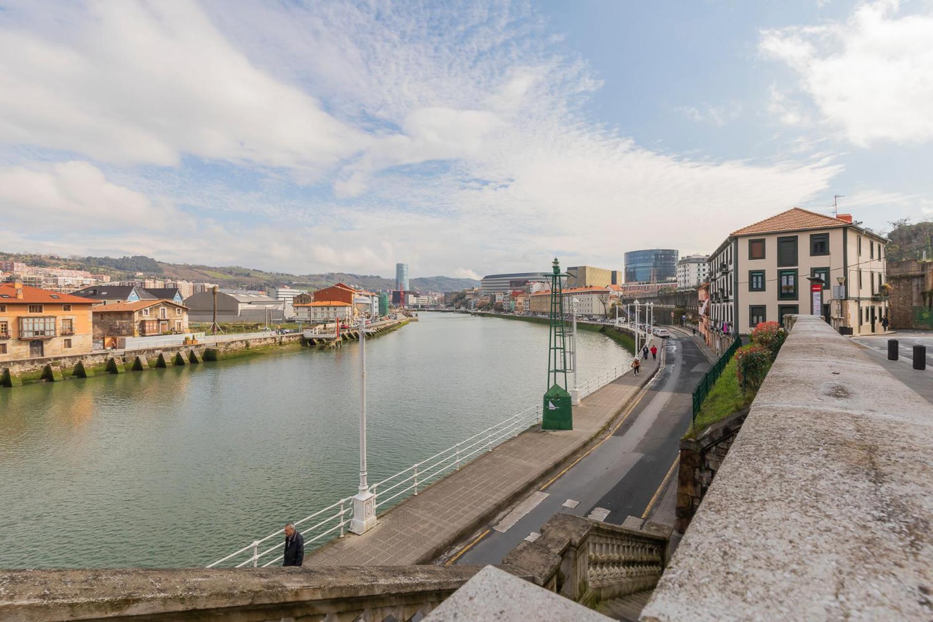 Akomodat En Apartamento Luminoso Junto Al Paseo De La Ria Bilbao Exteriér fotografie